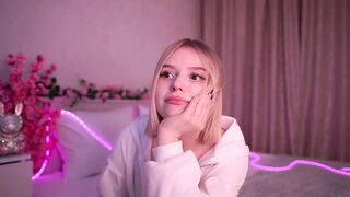 EmilyDutton I am completely weak for your body 2026-02-16