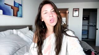 itskassielee Webcam Girl Alluring Energy Video 2026-04-17