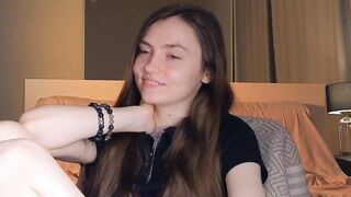 HarleyQuense Camgirl Feminine Charm Video 2026-04-18