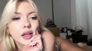 chloexskye hot blond big tits squeeze 2026-05-09 0910 webcam video
