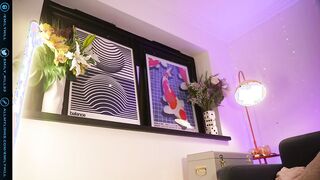 littlee33 - brunette cam model