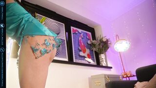 littlee33 - brunette cam model