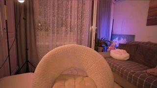 sweety_rinushka_ curly teasing cam model