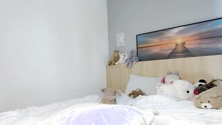 ellamirax 2026-05-15 0529 webcam video