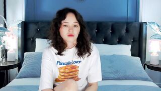 MiaQuince 2026-05-24 0330 webcam video