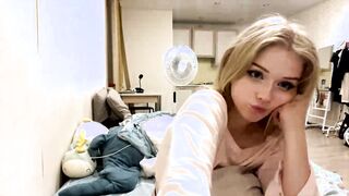 mewplop 2026-06-19 2000 webcam video