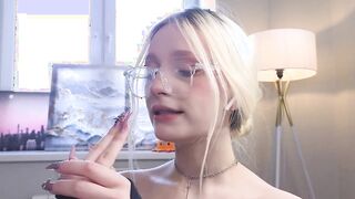 WandaAlkins sucks fingers so hot manner