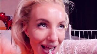 Maiu blonde webcam model seducing session