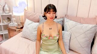 ElizabethThaylor short-haired cam pricness