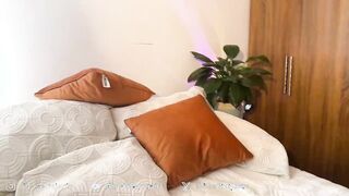 sweet_littleee Elite Stream Show Cam 2026-03-11