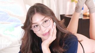 KateGale seducing cam model