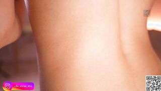 lil_eva Golden Webcam Glow 2026-03-16