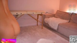 lil_eva Golden Webcam Glow 2026-03-16