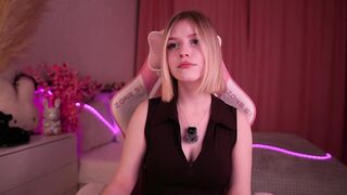 EmilyDutton Elegant Webcam Queen 2026-03-21