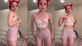 AstraOriginal You have the most incredible female figure 2026-04-04